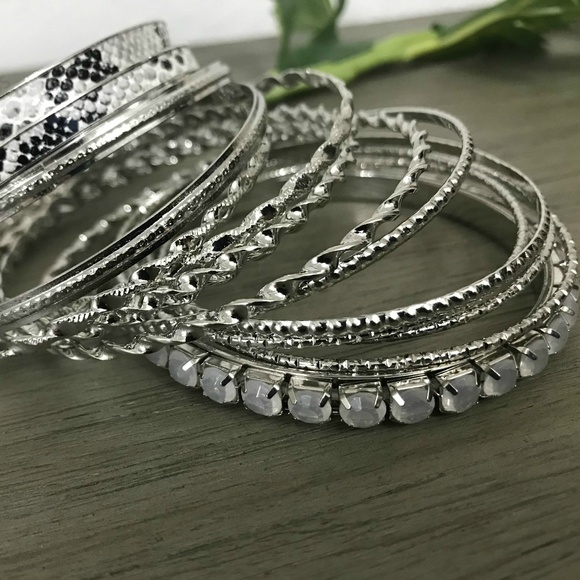 Jewelry - Gorgeous Bangle Set - NEW